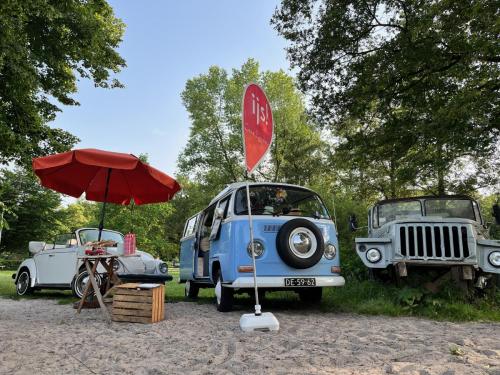 Foodtruck ijs catering tijdens bruiloft