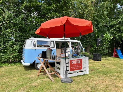 Foodtruck ijs catering tijdens bruiloft