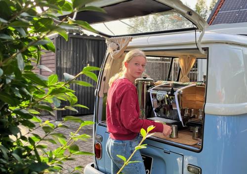 Foodtruck koffie en ijs catering tijdens bruiloft